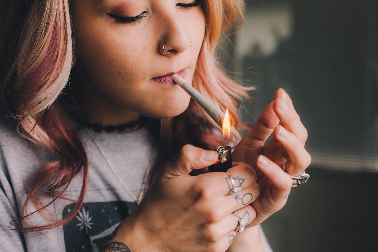girl addicted to marijuana